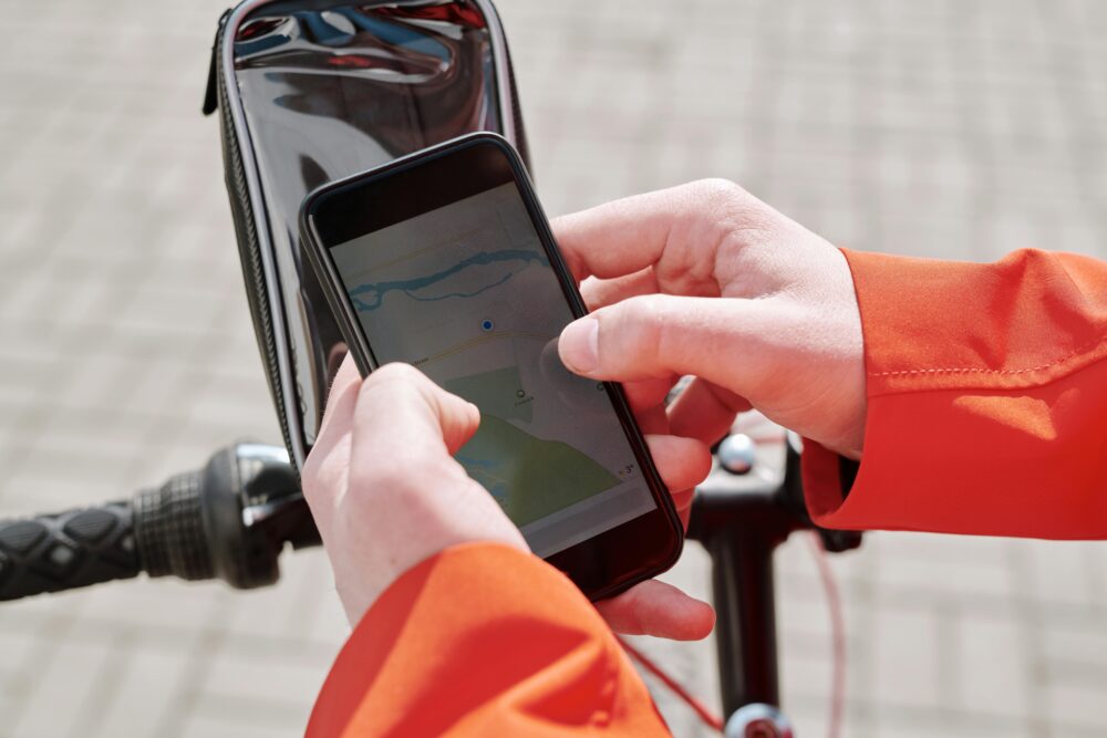 Telefoon Kaart op fiets - pexels